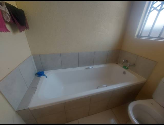2 BEDROOM FREEHOLD FOR SALE IN SOSHANGUVE EAST EXT 5